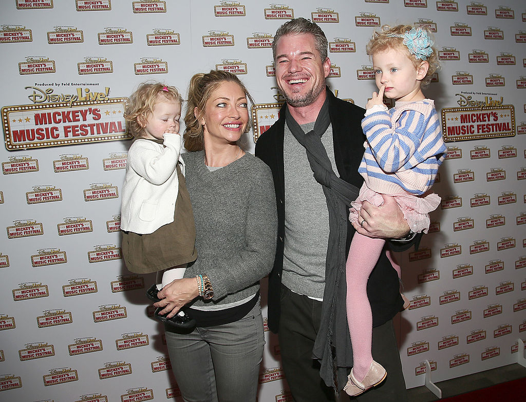 Billie Beatrice Dane, Schauspielerin Rebecca Gayheart, Georgia Dane und Schauspieler Eric Dane besuchen das Disney Live! Mickey's Music Festival im Madison Square Garden am 23. März 2013 in New York City. | Quelle: Getty Images
