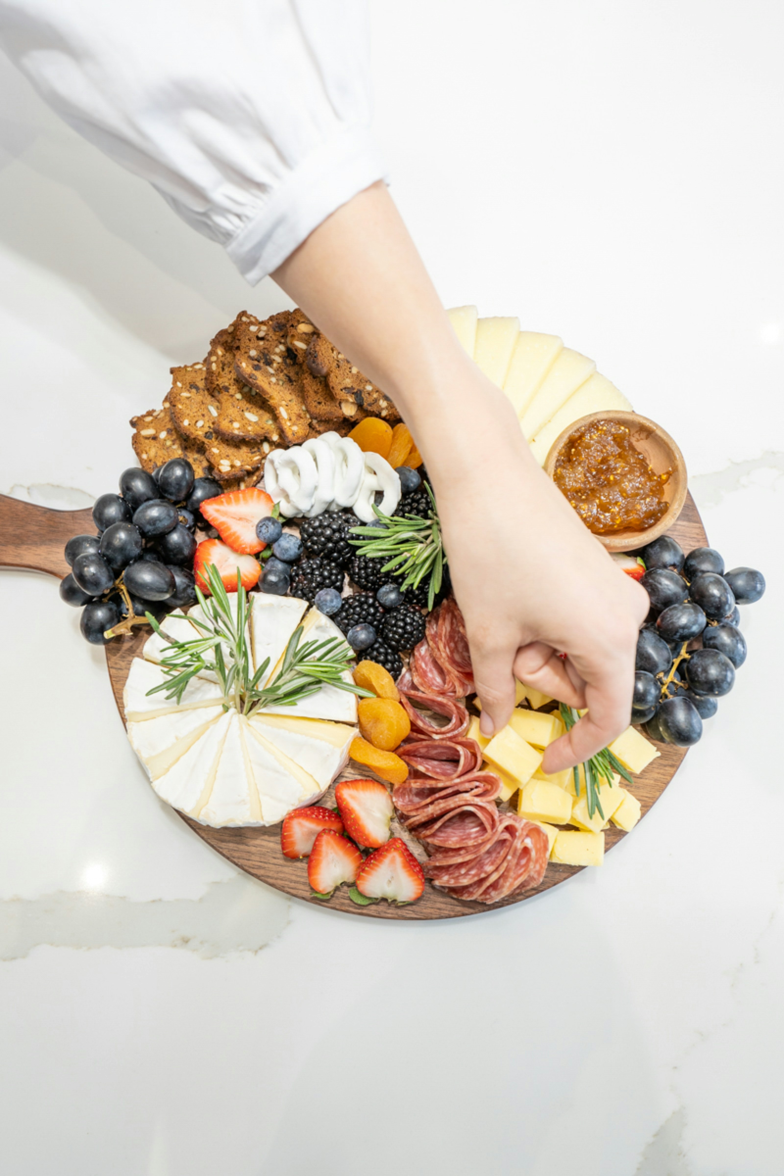 Ein Charcuterie-Brett | Quelle: Unsplash