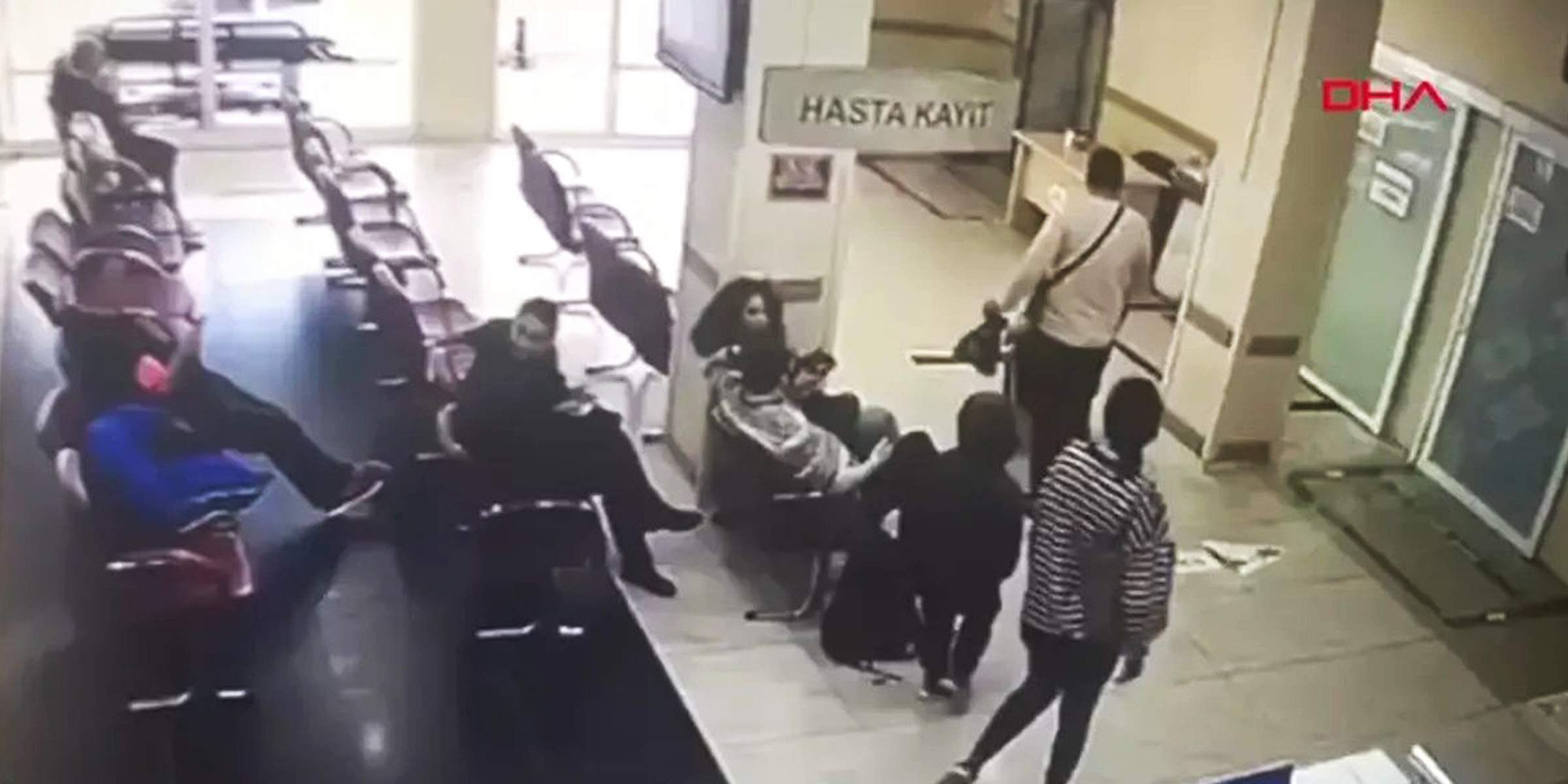 Bilder einer Überwachungskamera | Quelle: x.com/cgtnturk