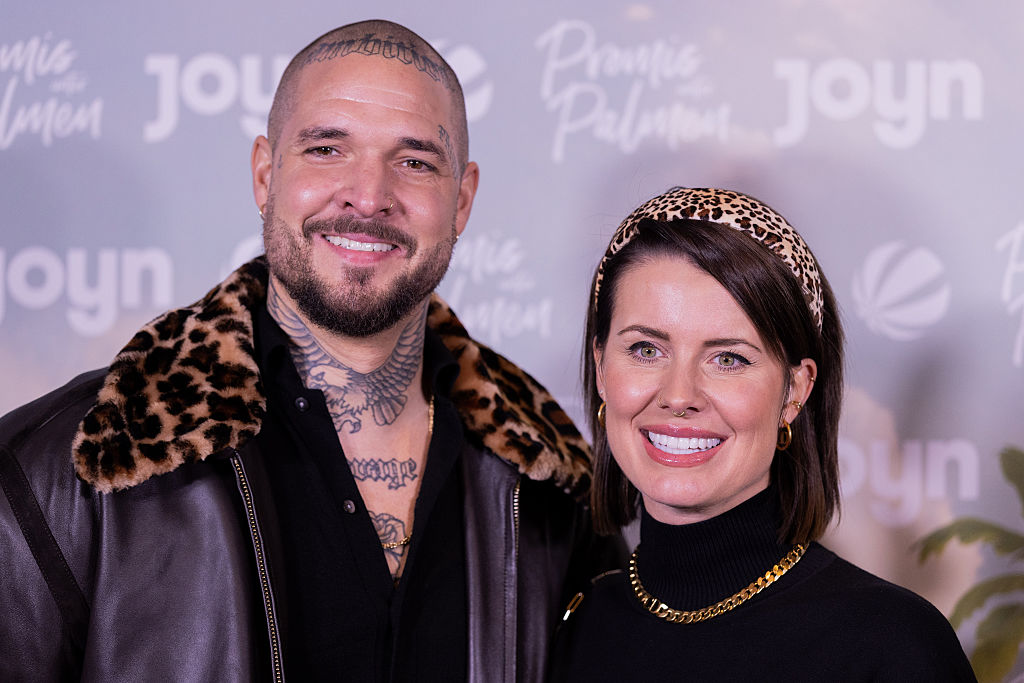 Pia Tillmann und Zico Banach kommen zur Premiere der 4. Staffel der Reality-Show „Promis unter Palmen“ im Cinenova-Kino | Quelle: Getty Images