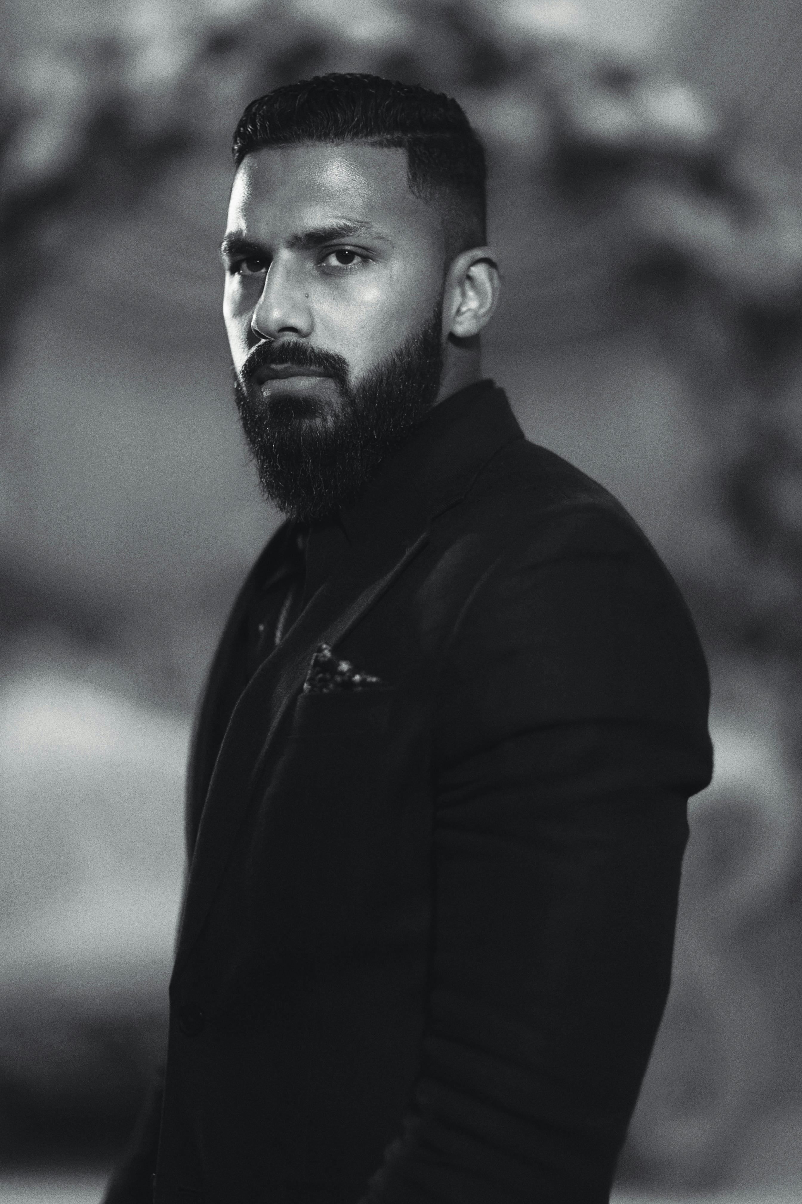 Ein ernster Mann | Quelle: Pexels