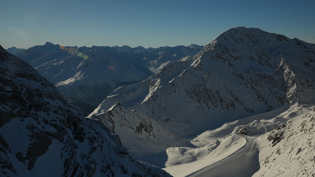 Blick auf das Skigebiet Stubaier Gletscher, aufgenommen von der Schaufelspitze | Quelle: Getty Images