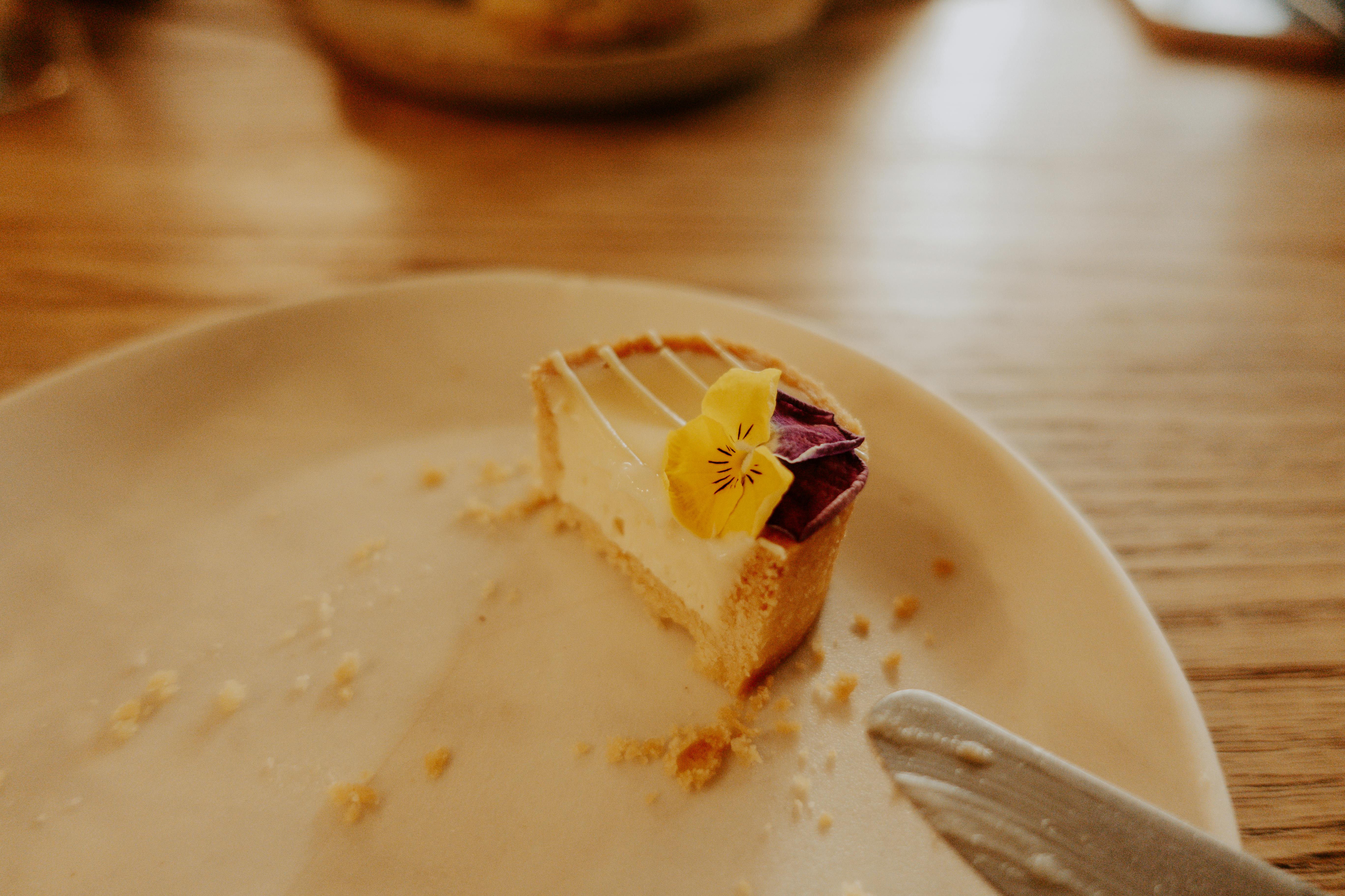 Ein übrig gebliebenes Stück einer Torte | Quelle: Pexels