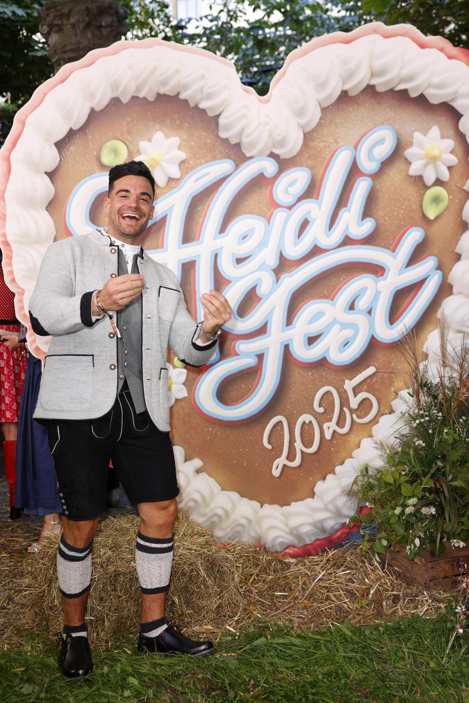 Stefano Zarrella während des roten Teppichs für "Heidifest By Heidi Klum" im Hofbräuhaus München am 18. September 2025 in München, Deutschland. | Quelle: Getty Images