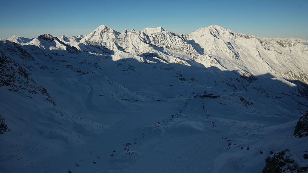 Blick auf das Skigebiet Stubaier Gletscher, aufgenommen von der Schaufelspitze | Quelle: Getty Images