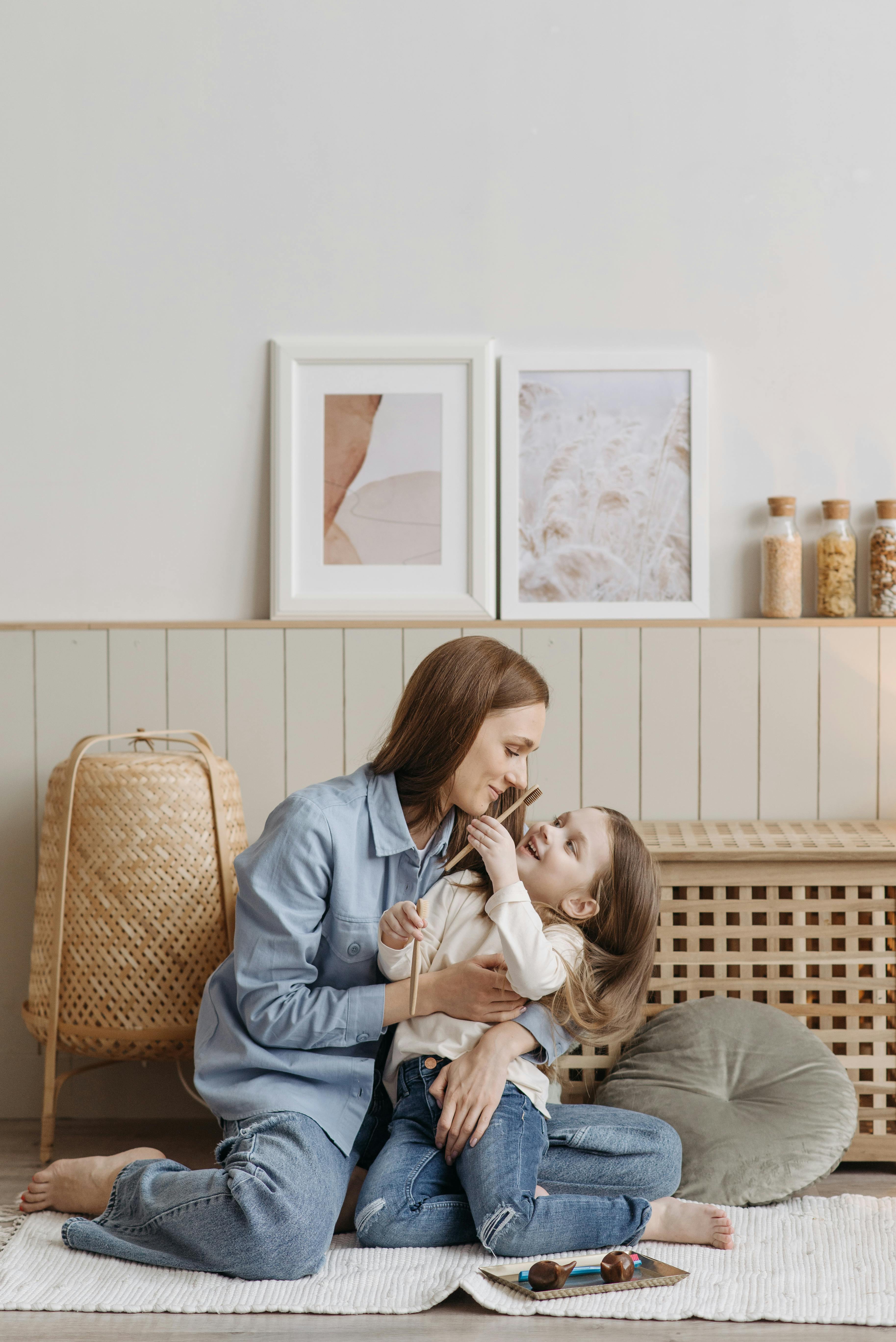 Eine Mutter, die Zeit mit ihrer Tochter verbringt | Quelle: Pexels