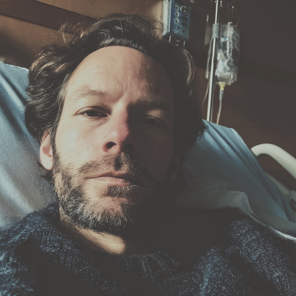 Ein kranker Mann liegt in einem Krankenhausbett | Quelle: Midjourney