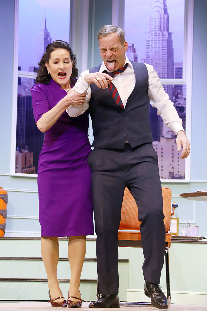 Jan Sosniok und Marisa Burger bei der Presseprobe zu „Kleine Verbrechen unter Liebenden“ in der Komödie Winterhuder Fährhaus am 25. Februar 2026 in Hamburg. | Quelle: Getty Images