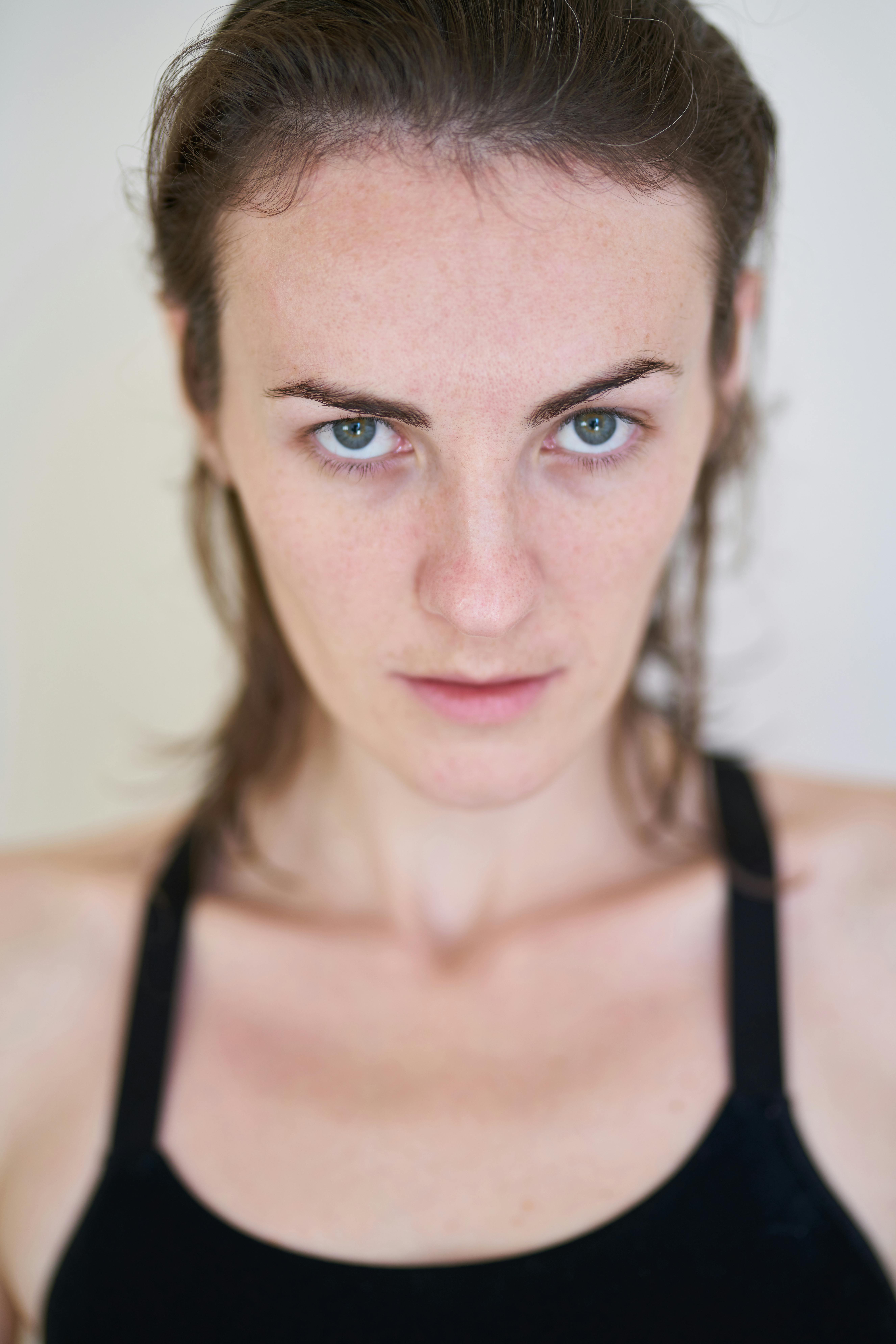 Eine aufgebrachte Frau | Quelle: Pexels