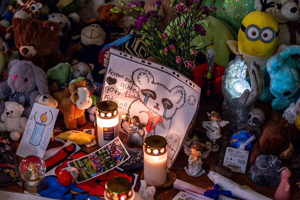 Gottesdienst für den verstorbenen kleinen Fabian aus Güstrow | Quelle: Getty Images