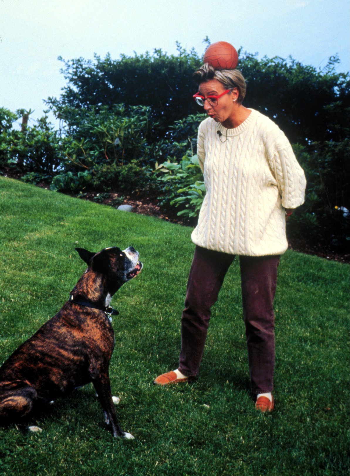 Ilona Christen und Boxerhündin Tessa, 1996 | Quelle: Getty Images