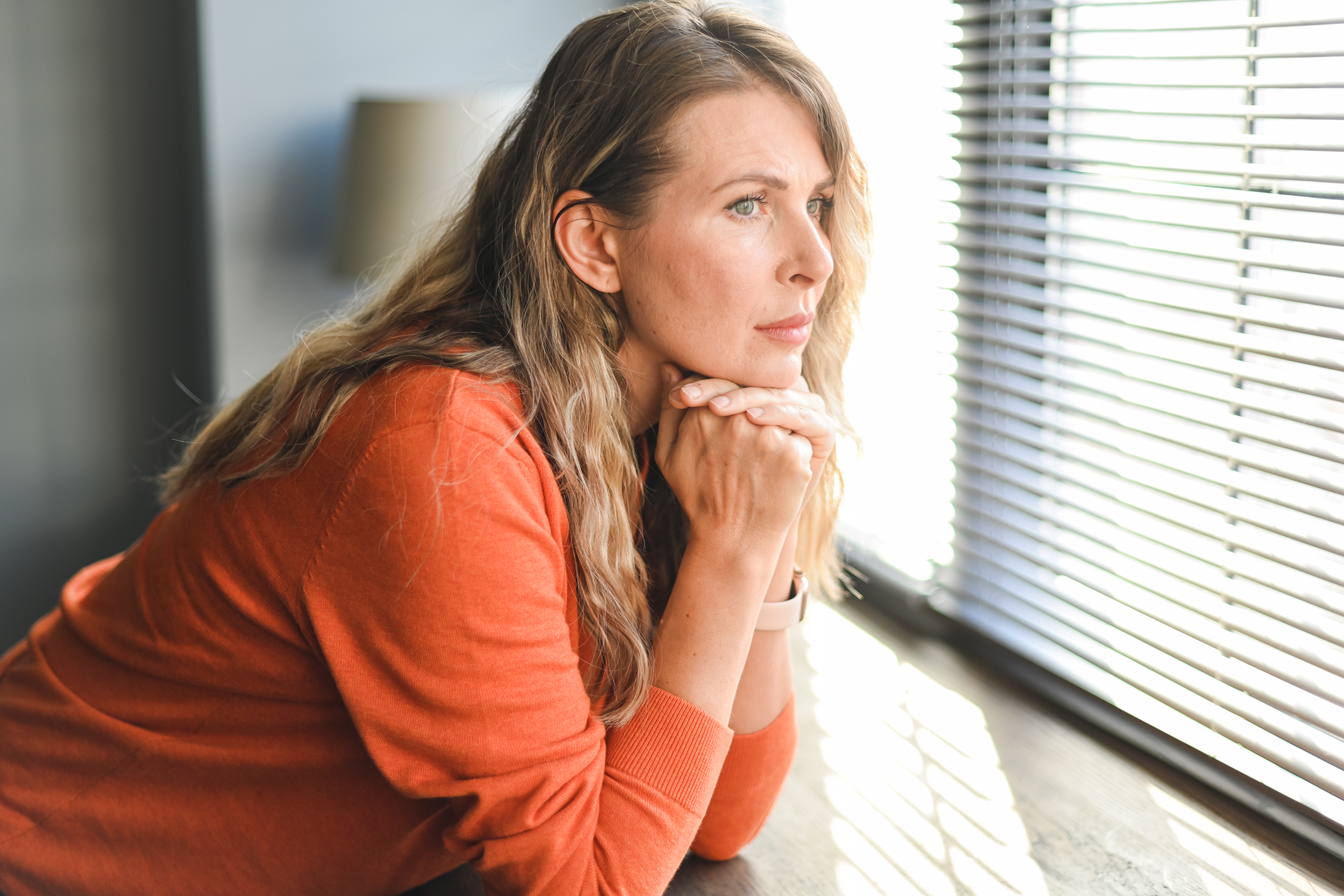 Reife erwachsene Frau (negative Emotionen) | Quelle: Getty Images