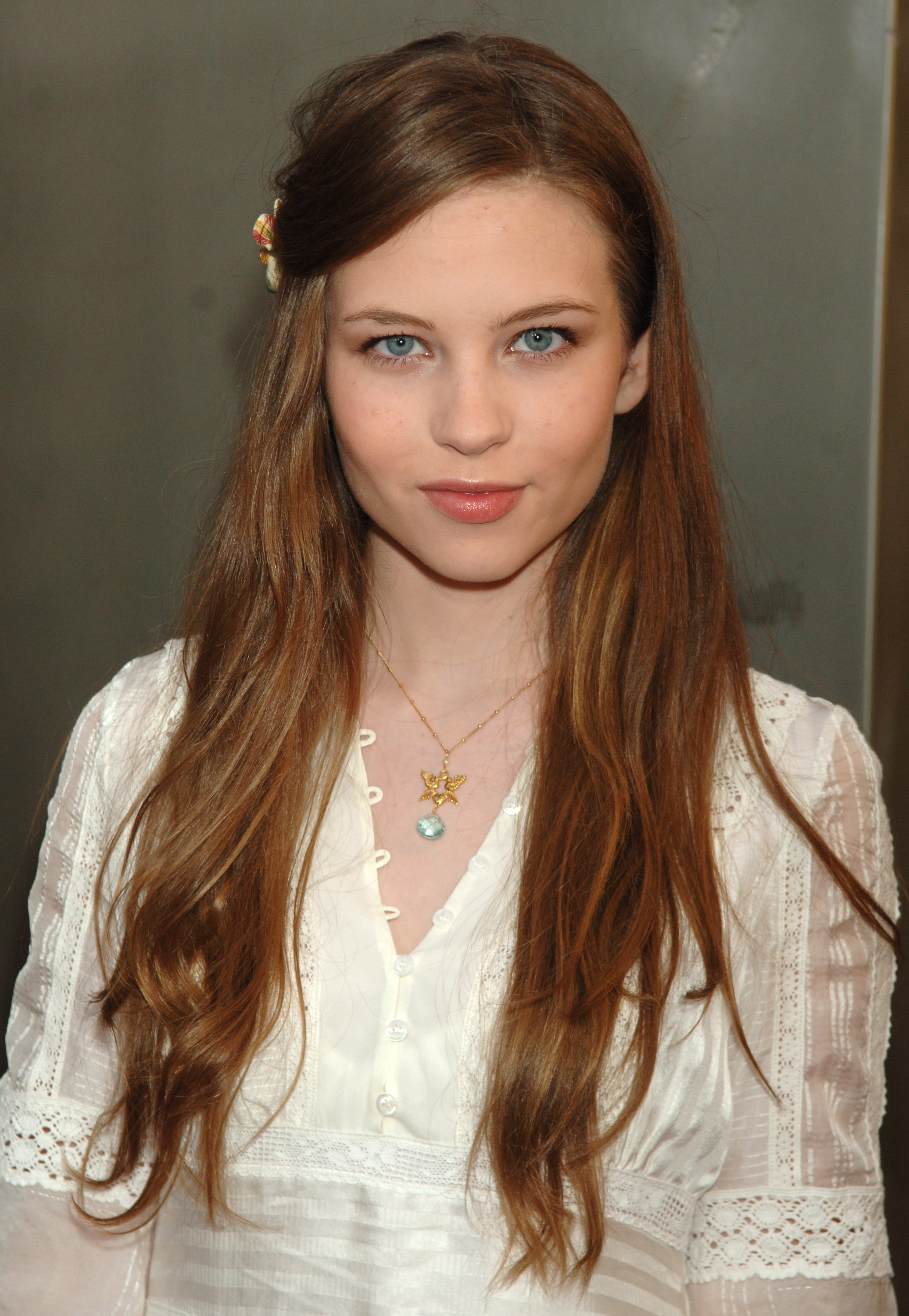 Daveigh Chase trifft bei der Premiere der neuen „Deadwood“-Staffel im Cinerama Dome in Hollywood ein – einige Jahre, bevor ihre Auftritte auf der Leinwand immer seltener wurden. | Quelle: Getty Images