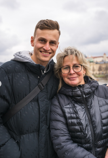 Karl Bebendorf und seine Mutter | Quelle: instagram.com/karl.beb/