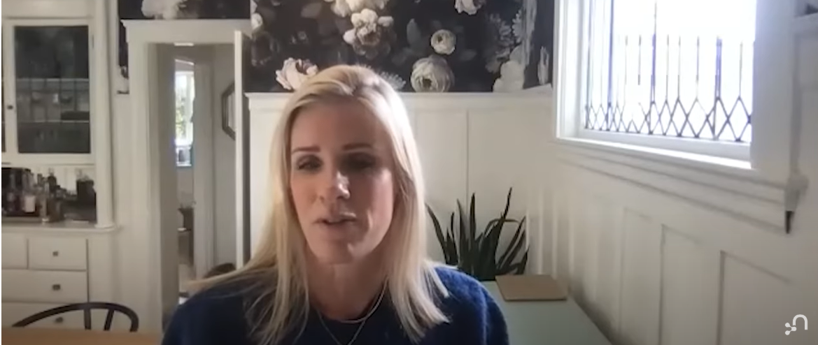 Kristin Cabot spricht in einem offenen Interview mit Neo4j über ihre Arbeitsethik, aus einem YouTube-Beitrag vom 30. März 2021 | Quelle: YouTube/Neo4j