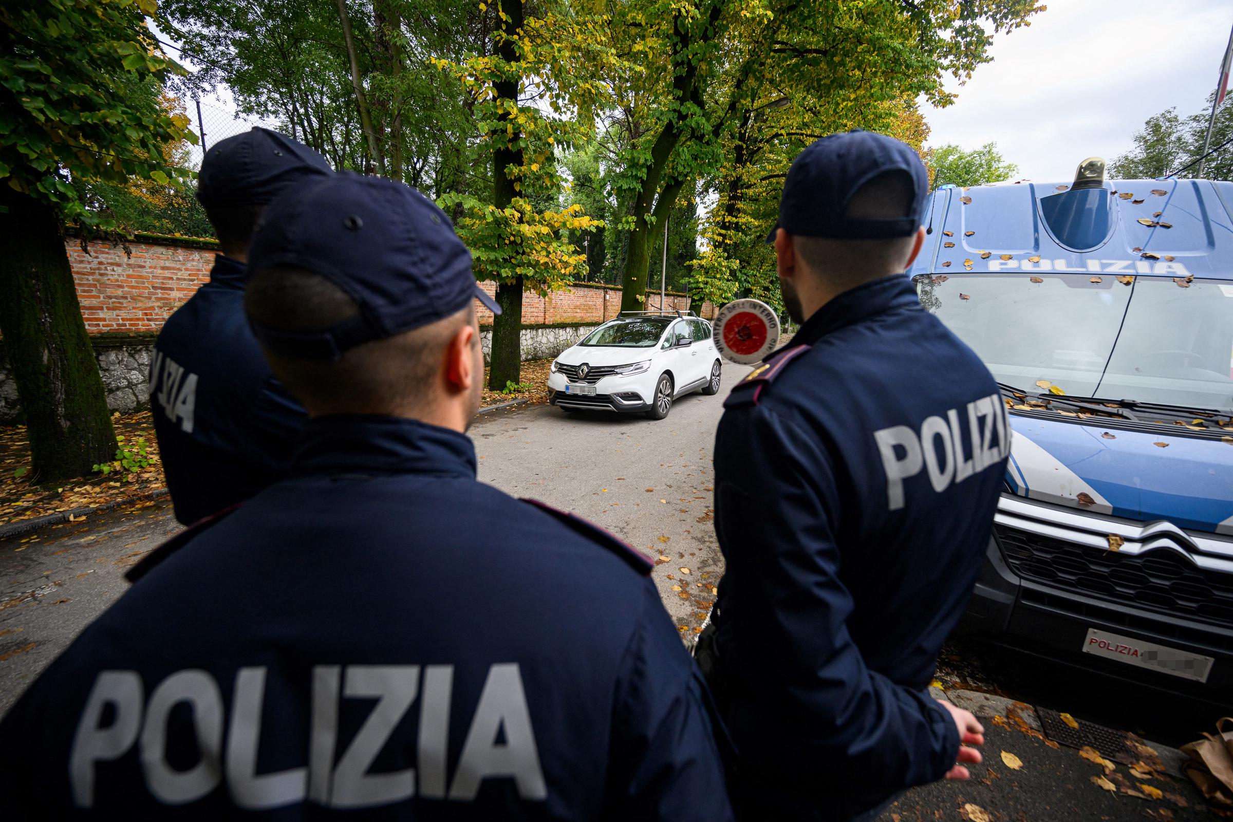 Italienische Polizeibeamte | Quelle: Getty Images