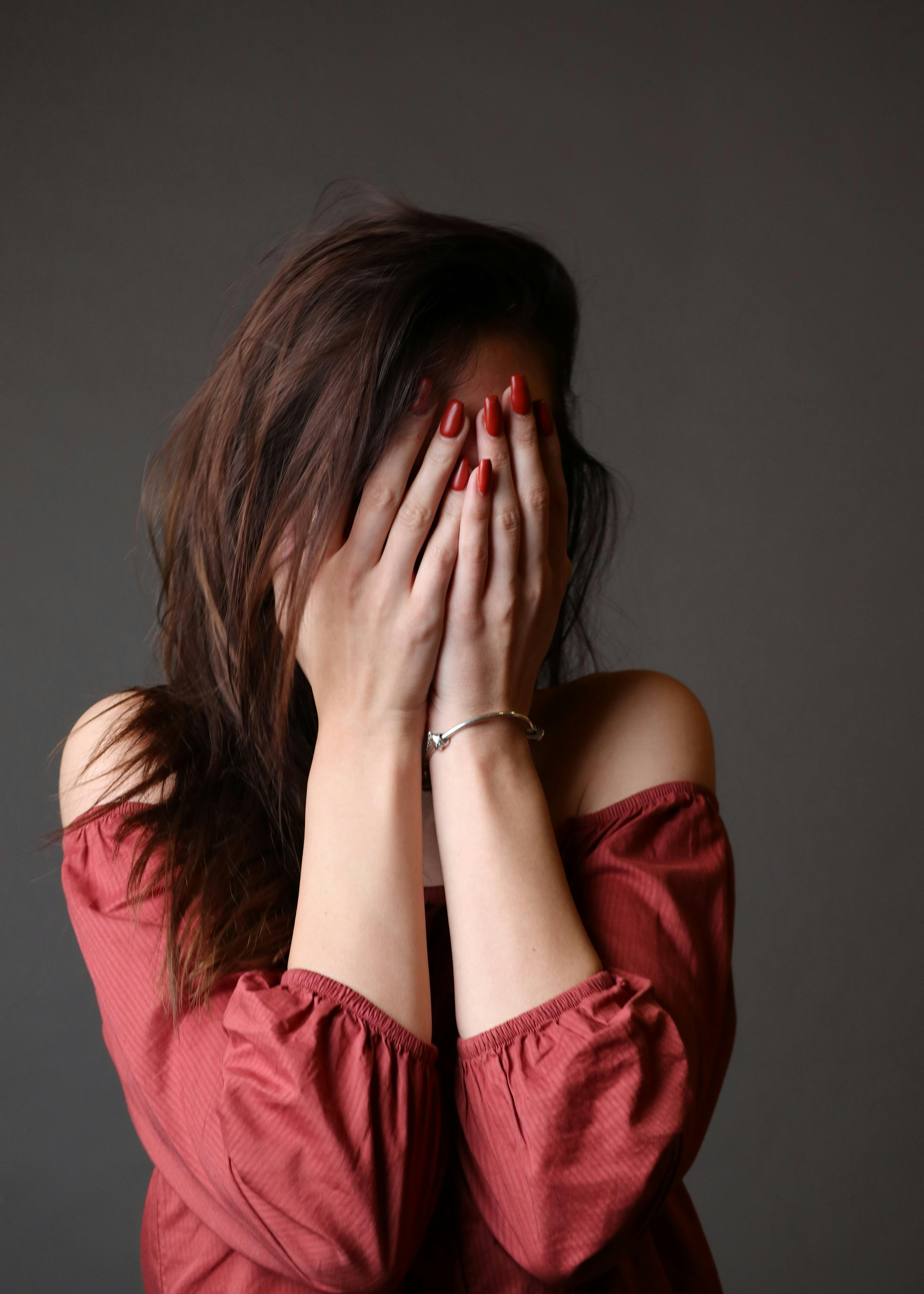 Eine verzweifelte Frau | Quelle: Pexels