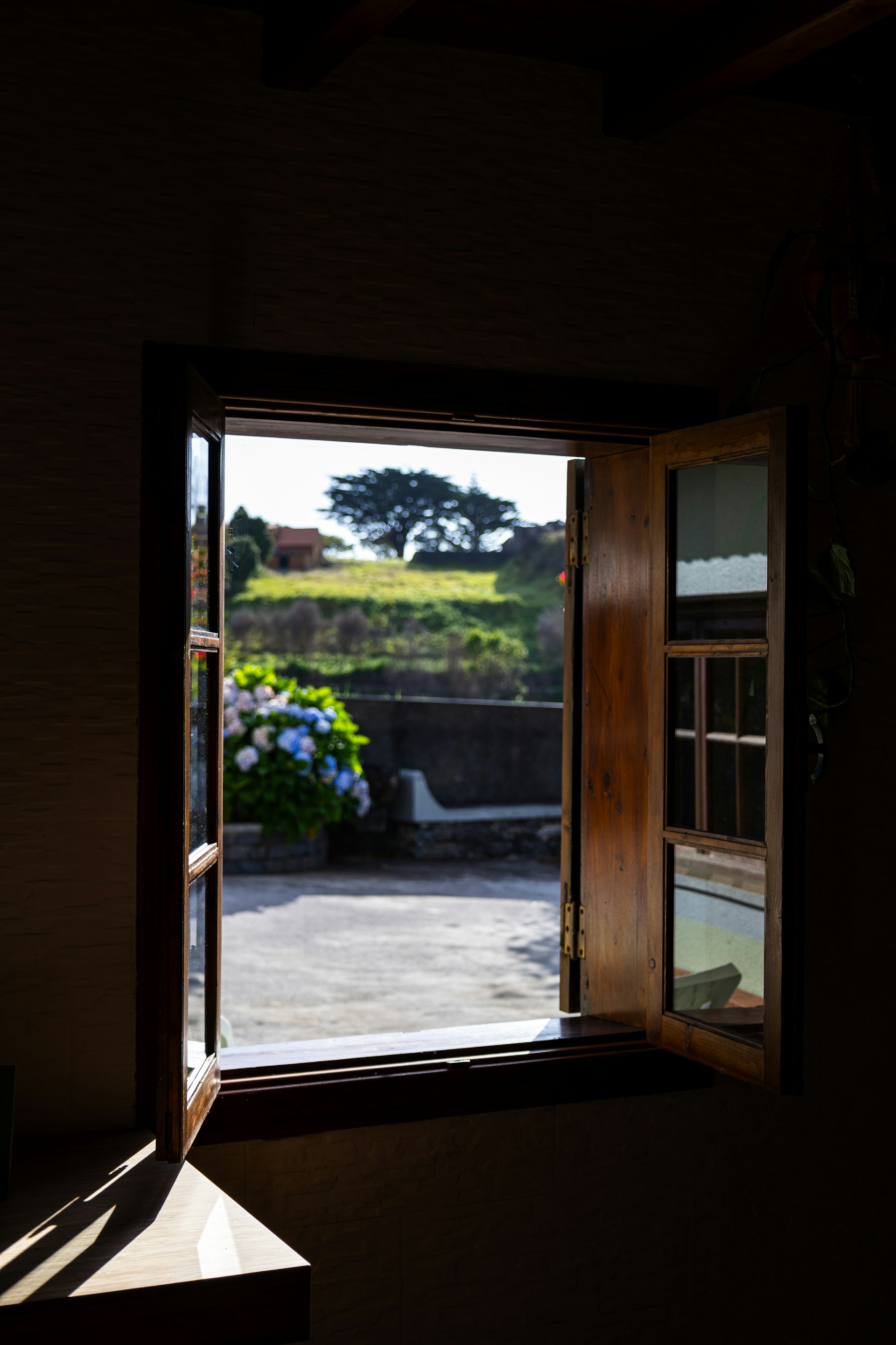 Ein offenes Fenster | Quelle: Unsplash