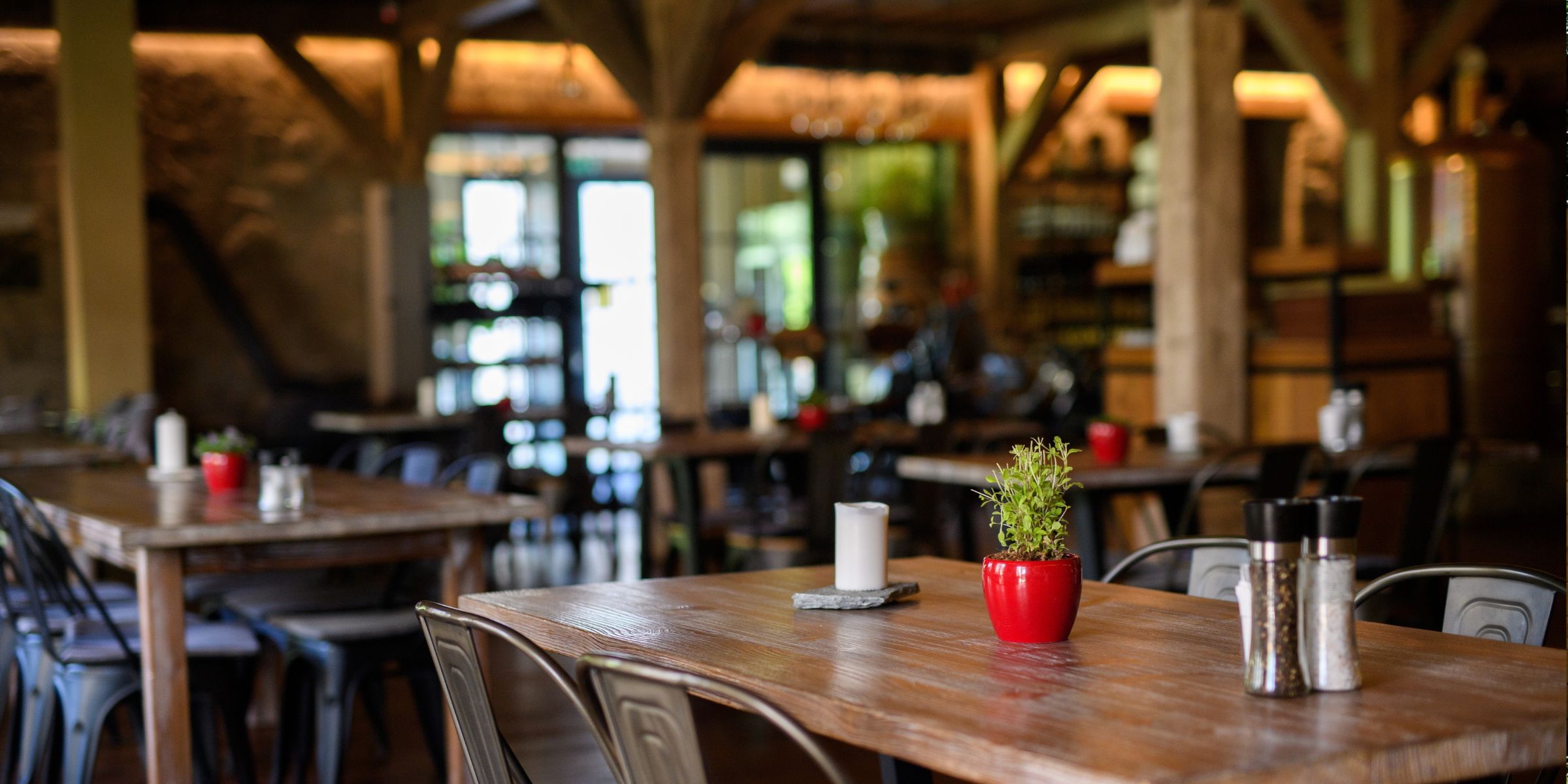 Das Innere eines Restaurants | Quelle: Shutterstock