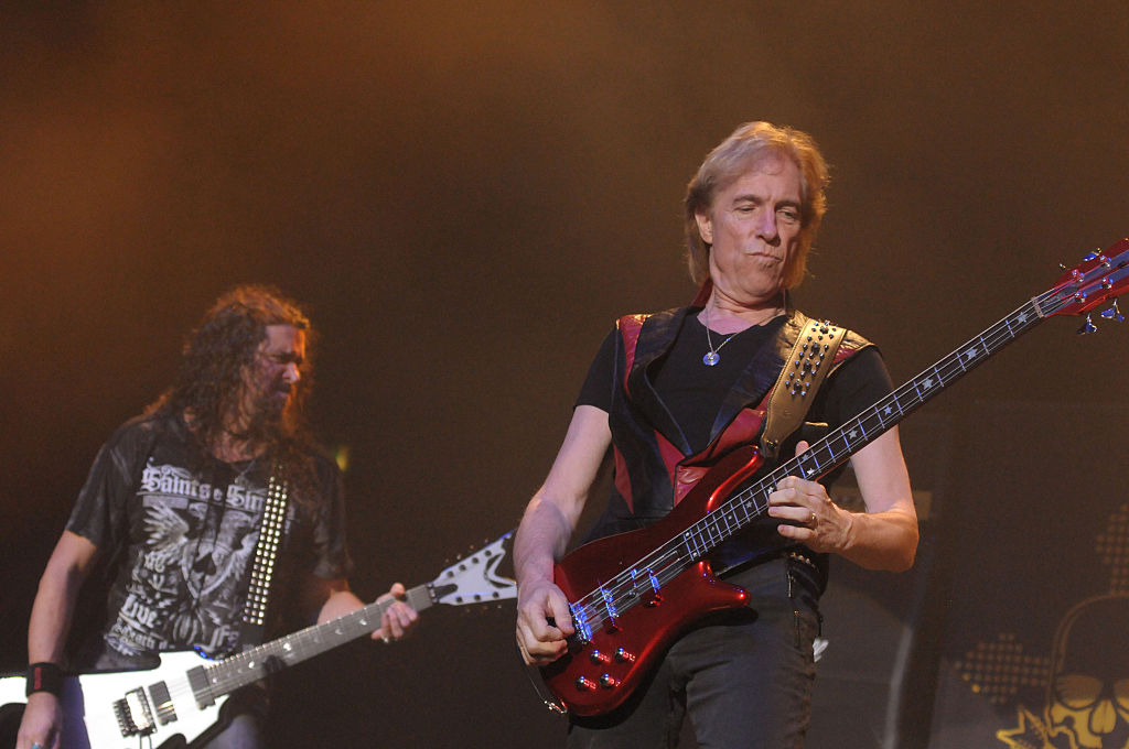 Wayne Findlay und Francis Buchholz von Temple of Rock rocken am 1. Dezember 2015 in der O2 Academy Brixton in London. | Quelle: Getty Images