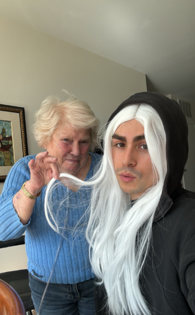 Mimmy (Judith ‚Judy‘ Bernstein, 82) mit ihrem Enkel und TikTok-Star ‚Goobi Gubbi‘ – gemeinsam eroberten sie die Herzen von Millionen Fans | Quelle: tiktok.com/@goobigubbi