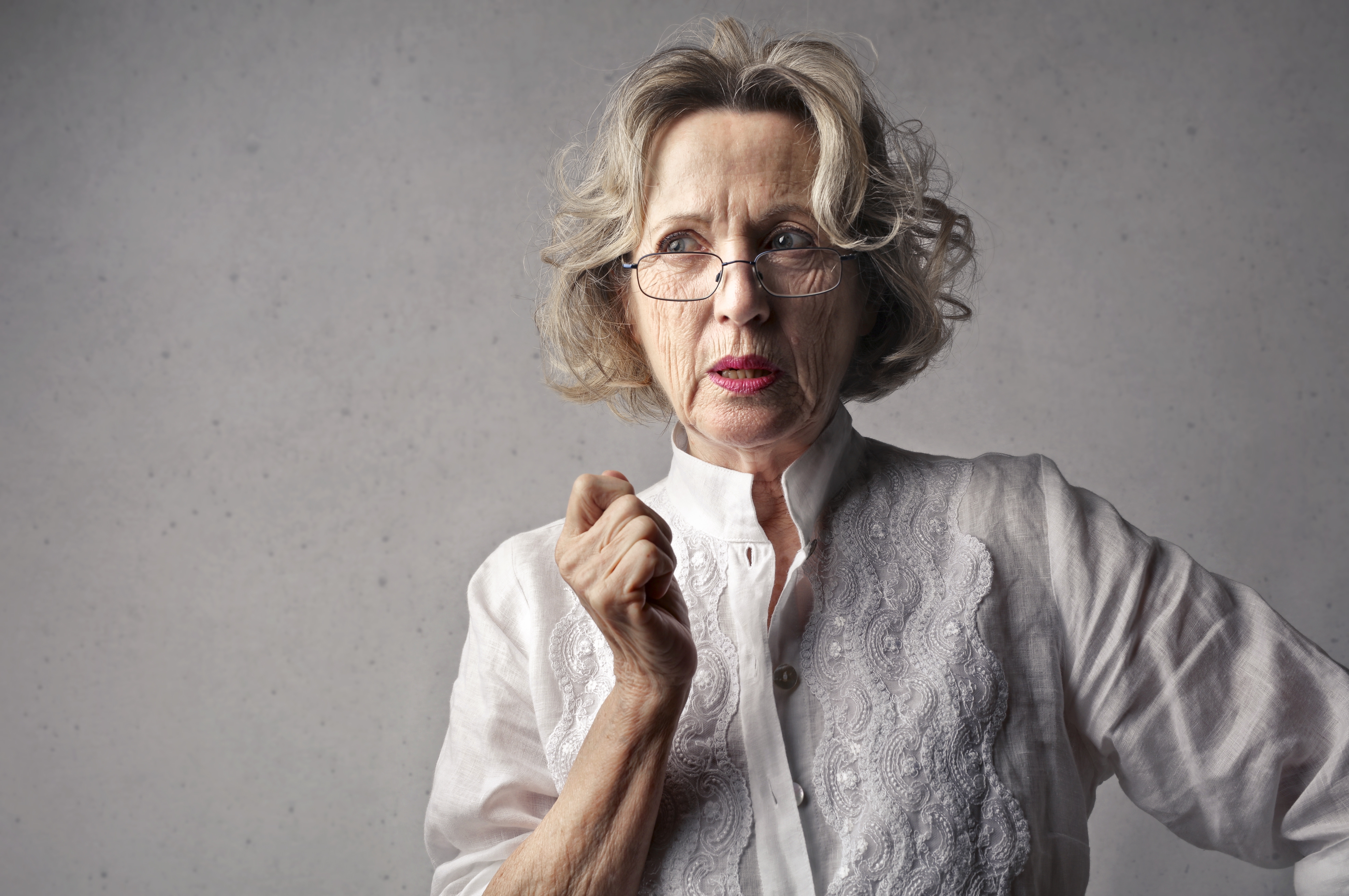 Eine wütende Frau | Quelle: Freepik
