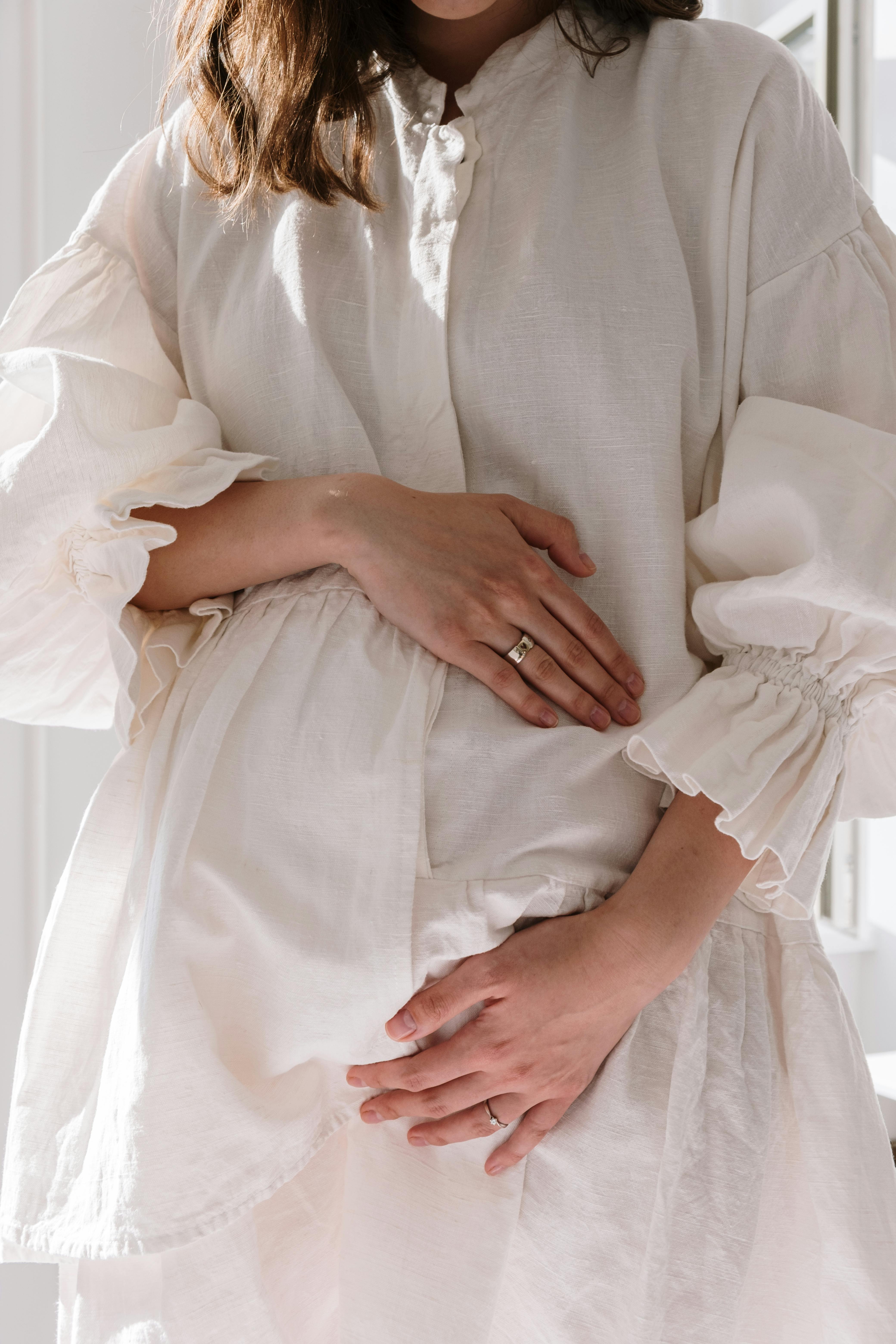 Eine schwangere und verheiratete Frau | Quelle: Pexels