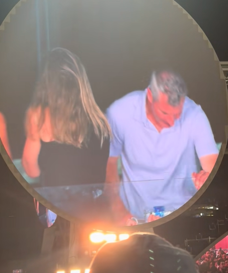 Andy Byron und Kristin Cabot verbergen ihre Gesichter vor der Kuss-Cam bei einem Coldplay-Konzert in Boston, aus einem Video-Post vom 17. Juli 2025 | Quelle: TikTok/instaagraace