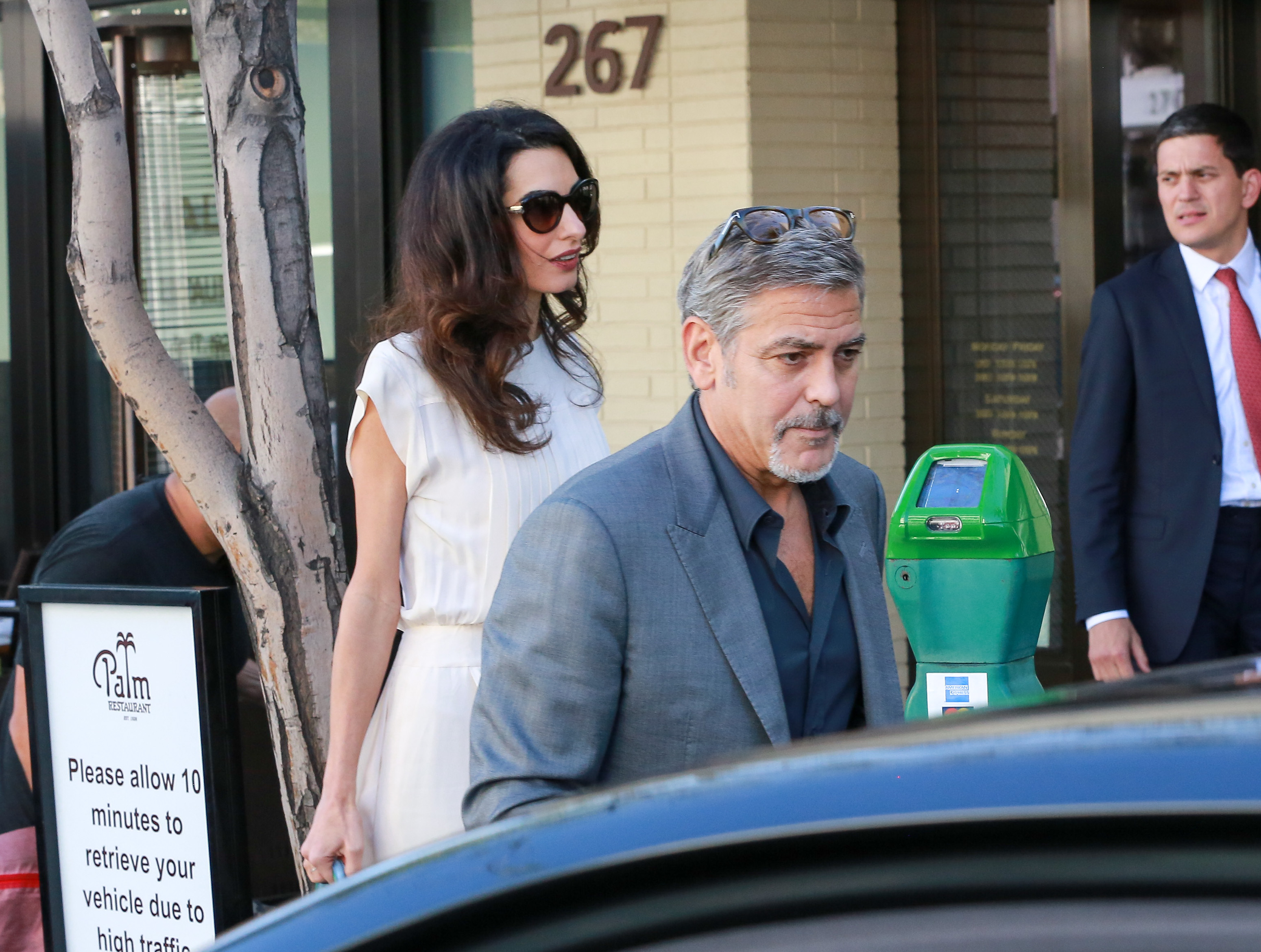 George und Amal Clooney haben Brignoles in den letzten Jahren immer mehr zum Mittelpunkt ihres Familienlebens gemacht und beschreiben die Stadt als einen Ort, an dem sie sich gemeinsam eine ruhigere Zukunft aufbauen wollten. | Quelle: Getty Images