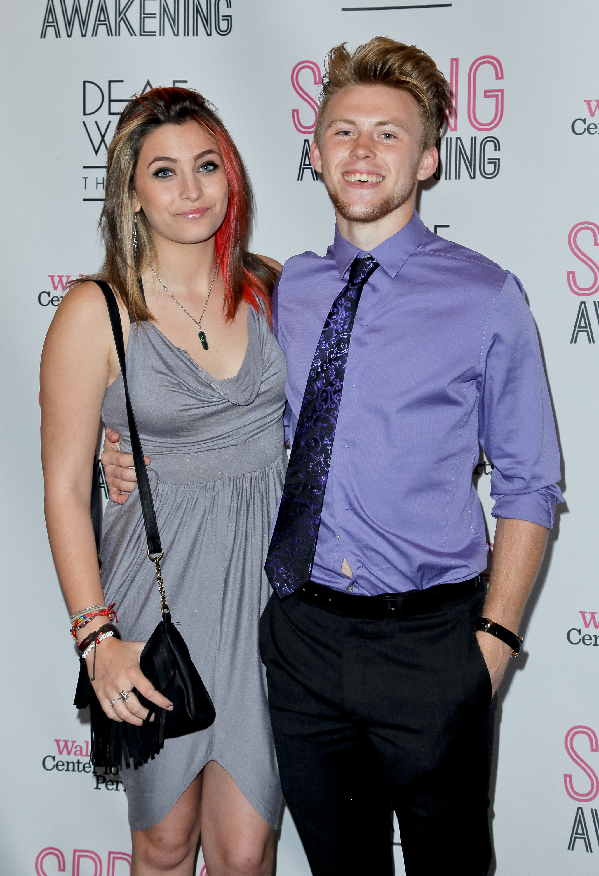Paris Jackson und Chester Castellaw besuchen am 28. Mai 2015 in Beverly Hills, Kalifornien, die Premiere von „Spring Awakening“ des Deaf West Theatre. | Quelle: Getty Images