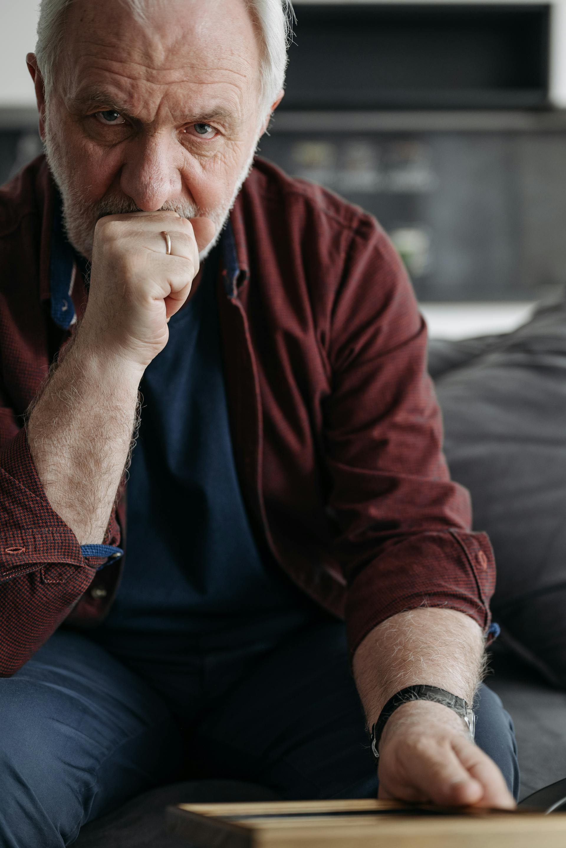 Ein wütender älterer Mann | Quelle: Pexels