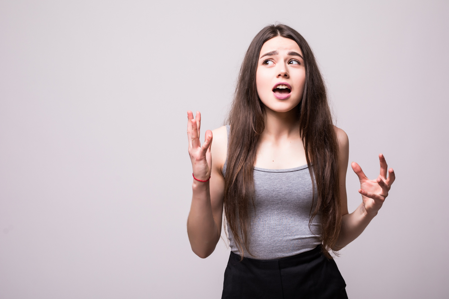 Eine frustrierte Frau | Quelle: Freepik