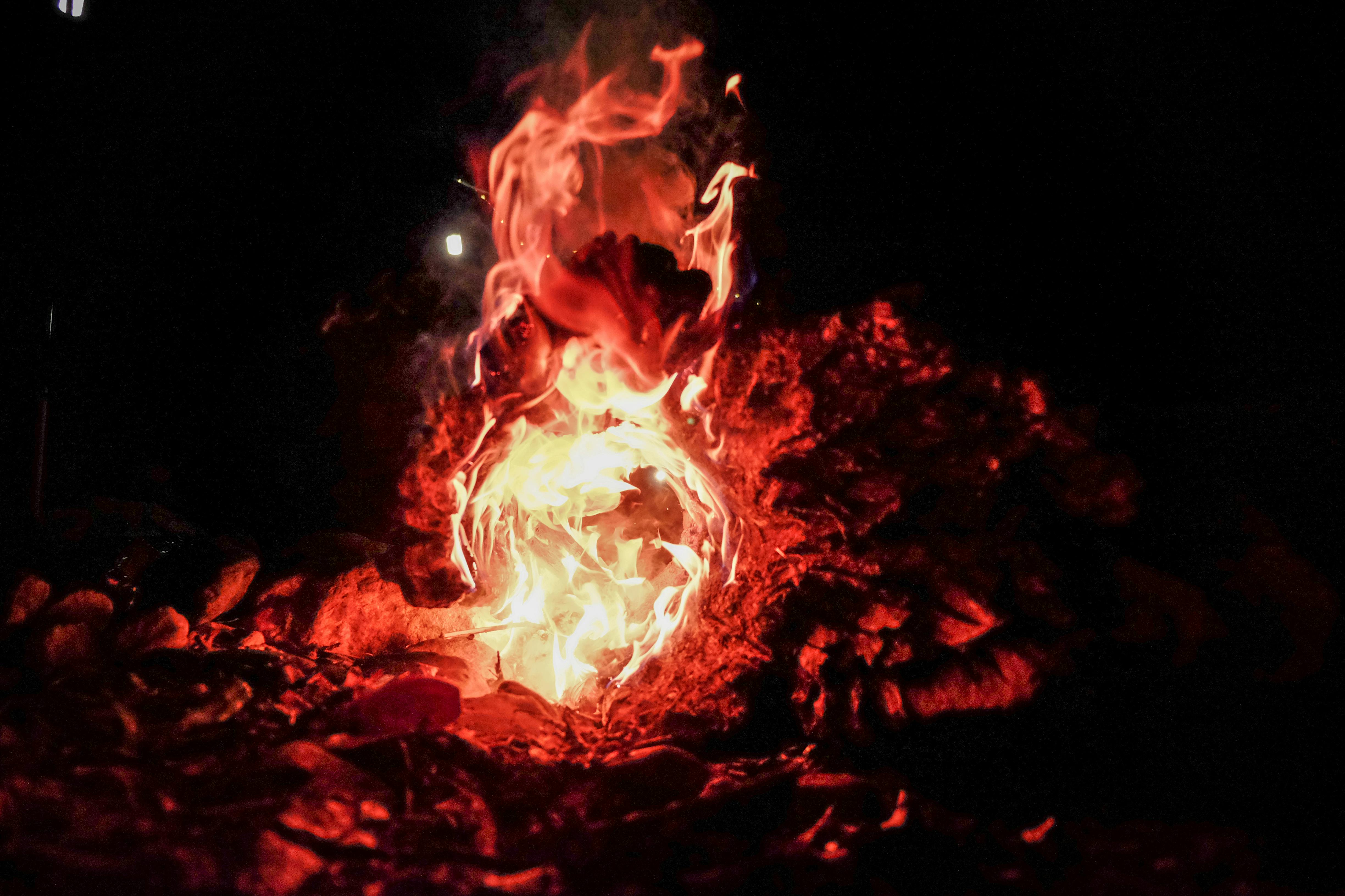 Ein wütendes Feuer | Quelle: Pexels