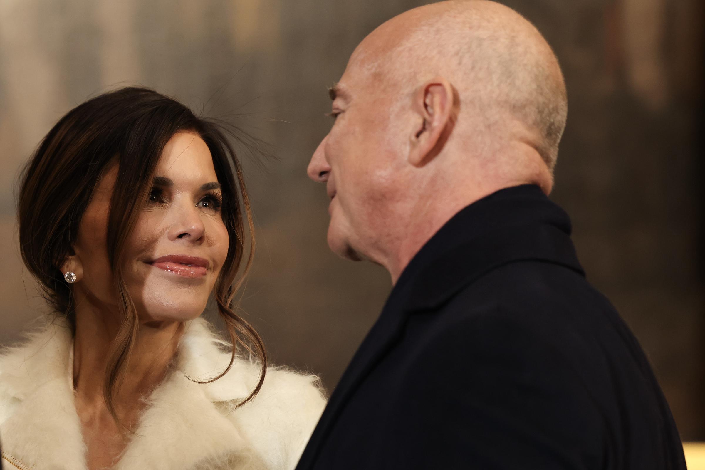 Lauren Sanchez und Jeff Bezos nach dem Besuch der Einweihungsfeierlichkeiten im US-Kapitol am 20. Januar 2025 in Washington, DC | Quelle: Getty Images